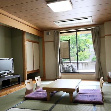 Ishiuchi Yungparunas Hotel Minamiuonuma Kültér fotó