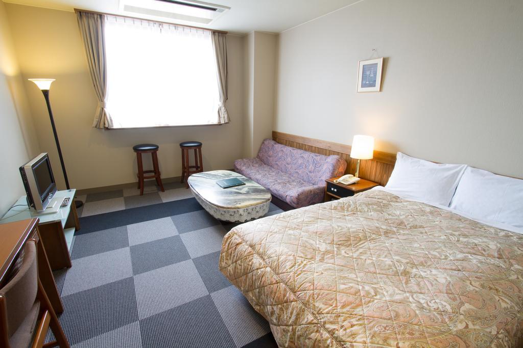 Ishiuchi Yungparunas Hotel Minamiuonuma Kültér fotó