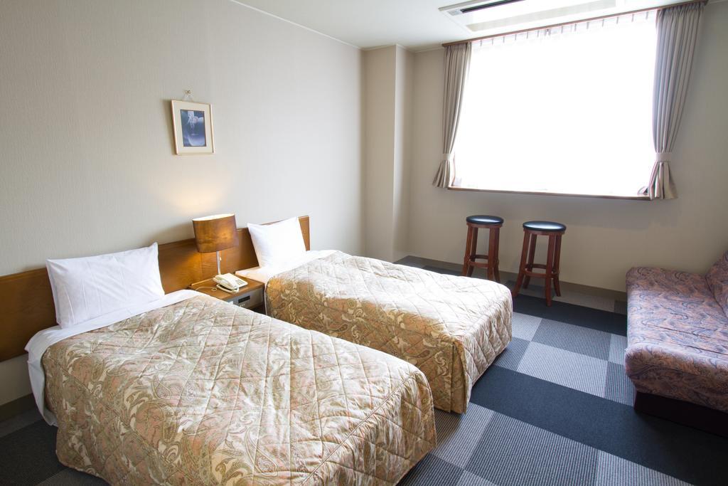 Ishiuchi Yungparunas Hotel Minamiuonuma Kültér fotó