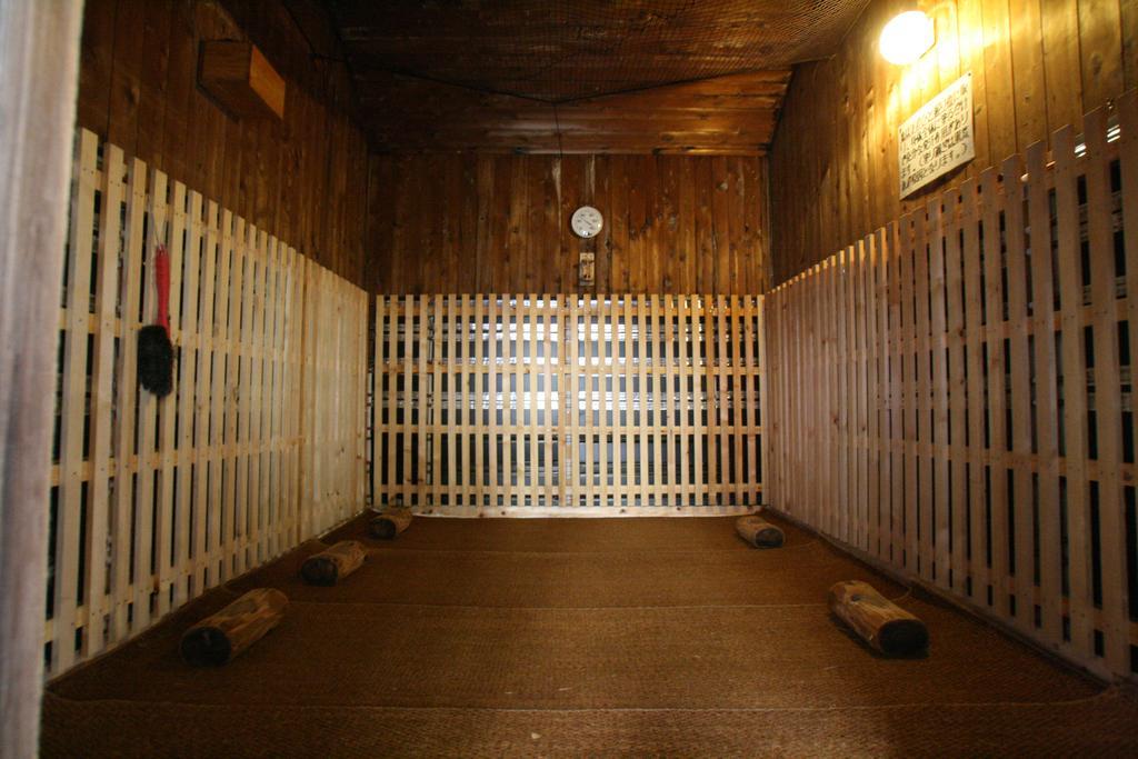 Ishiuchi Yungparunas Hotel Minamiuonuma Kültér fotó
