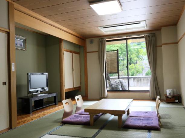 Ishiuchi Yungparunas Hotel Minamiuonuma Kültér fotó